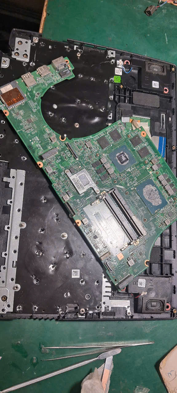 Thu mua laptop cũ tất tần tật